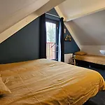 7 Person House With Swing, Firepit, Hammock, Garden, Swimming Lake, Child Friendly, In- And Outside Playground, And Great Coffee * Ewijk