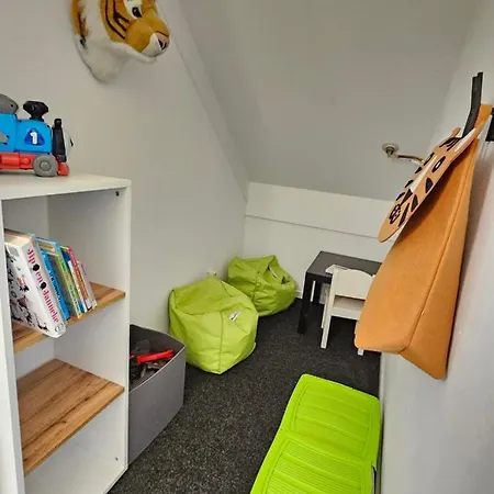 7 Person House With Swing, Firepit, Hammock, Garden, Swimming Lake, Child Friendly, In- And Outside Playground, And Great Coffee Casa de Férias