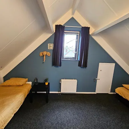 7 Person House With Swing, Firepit, Hammock, Garden, Swimming Lake, Child Friendly, In- And Outside Playground, And Great Coffee Casa de Férias