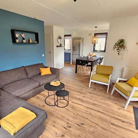 Holiday home Lakeside Haven: Family Retreat With Garden & Outdoor Activities