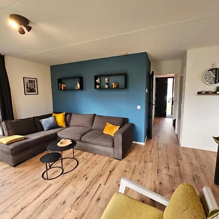Holiday home Lakeside Haven: Family Retreat With Garden & Outdoor Activities *