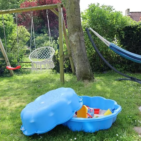 Casa de Férias 7 Person House With Swing, Firepit, Hammock, Garden, Swimming Lake, Child Friendly, In- And Outside Playground, And Great Coffee Ewijk