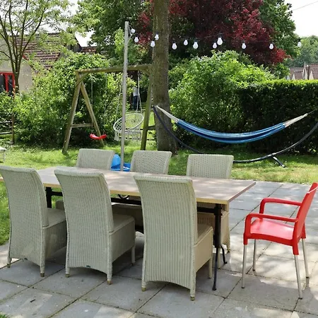7 Person House With Swing, Firepit, Hammock, Garden, Swimming Lake, Child Friendly, In- And Outside Playground, And Great Coffee Nyaraló Ewijk