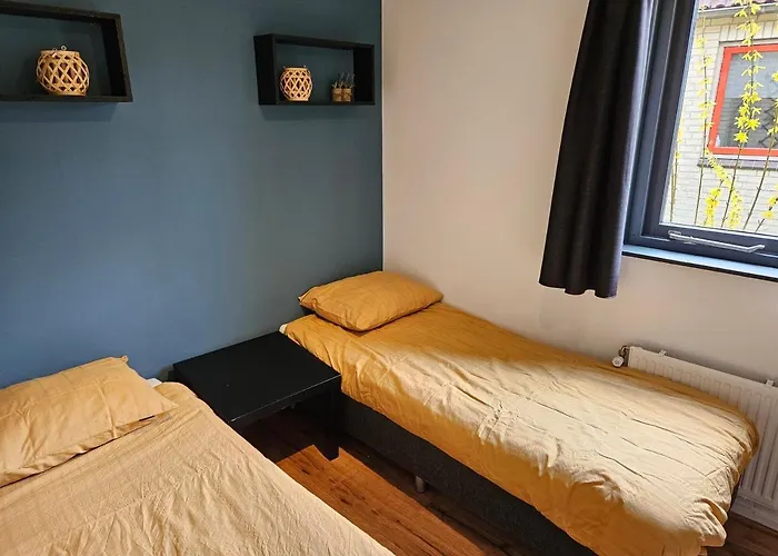 7 Person House With Swing, Firepit, Hammock, Garden, Swimming Lake, Child Friendly, In- And Outside Playground, And Great Coffee Vakantiehuis