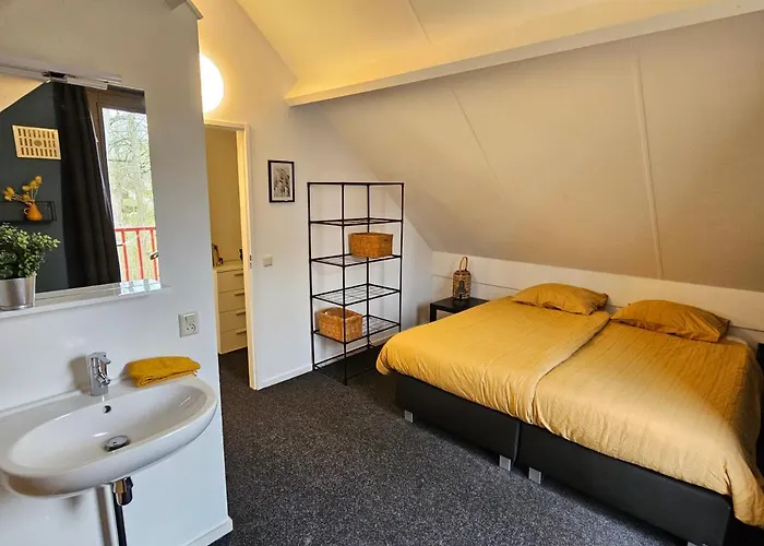 7 Person House With Swing, Firepit, Hammock, Garden, Swimming Lake, Child Friendly, In- And Outside Playground, And Great Coffee Vakantiehuis *