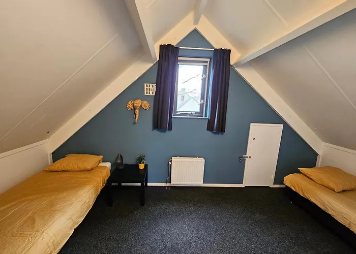 7 Person House With Swing, Firepit, Hammock, Garden, Swimming Lake, Child Friendly, In- And Outside Playground, And Great Coffee Vakantiehuis