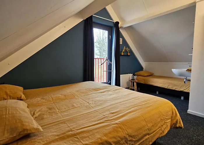 7 Person House With Swing, Firepit, Hammock, Garden, Swimming Lake, Child Friendly, In- And Outside Playground, And Great Coffee * Ewijk