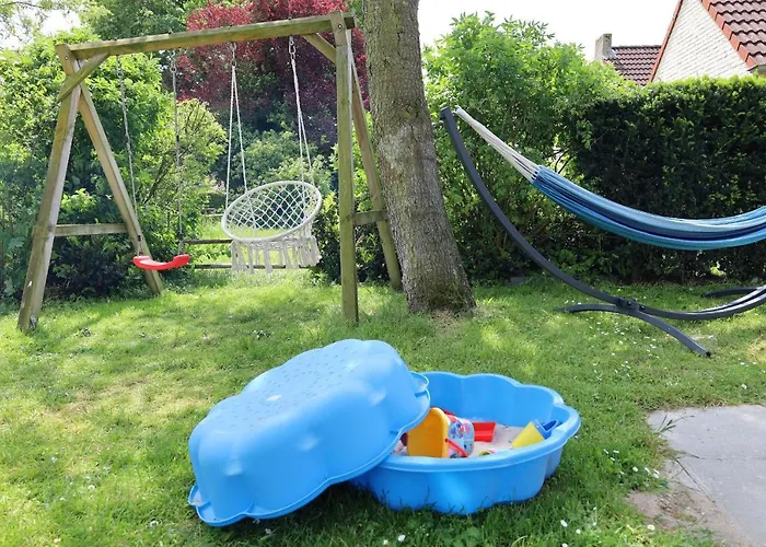 Vakantiehuis 7 Person House With Swing, Firepit, Hammock, Garden, Swimming Lake, Child Friendly, In- And Outside Playground, And Great Coffee Ewijk