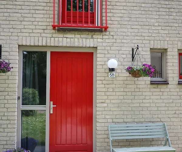 Vakantiehuis 7 Person House With Swing, Firepit, Hammock, Garden, Swimming Lake, Child Friendly, In- And Outside Playground, And Great Coffee Ewijk