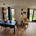 7 Person House With Swing, Firepit, Hammock, Garden, Swimming Lake, Child Friendly, In- And Outside Playground, And Great Coffee Vakantiehuis *